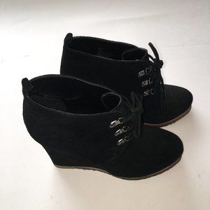 Steve Madden Black Suede Wedge Booties Size 6.5M